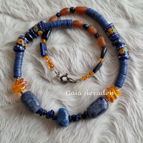 Etnische ketting Ndoto Lapis en Barnsteen