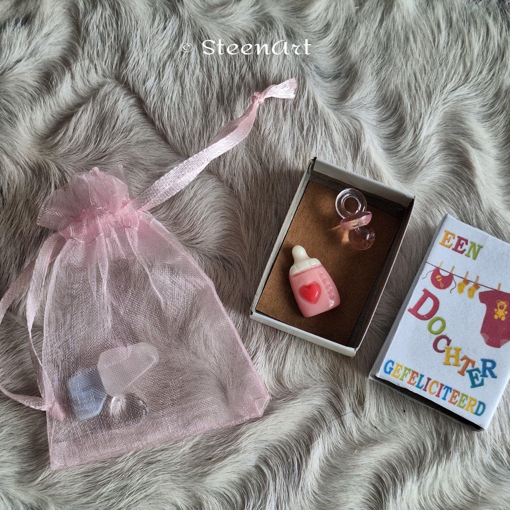 Babynieuws roze brievenbuscadeau